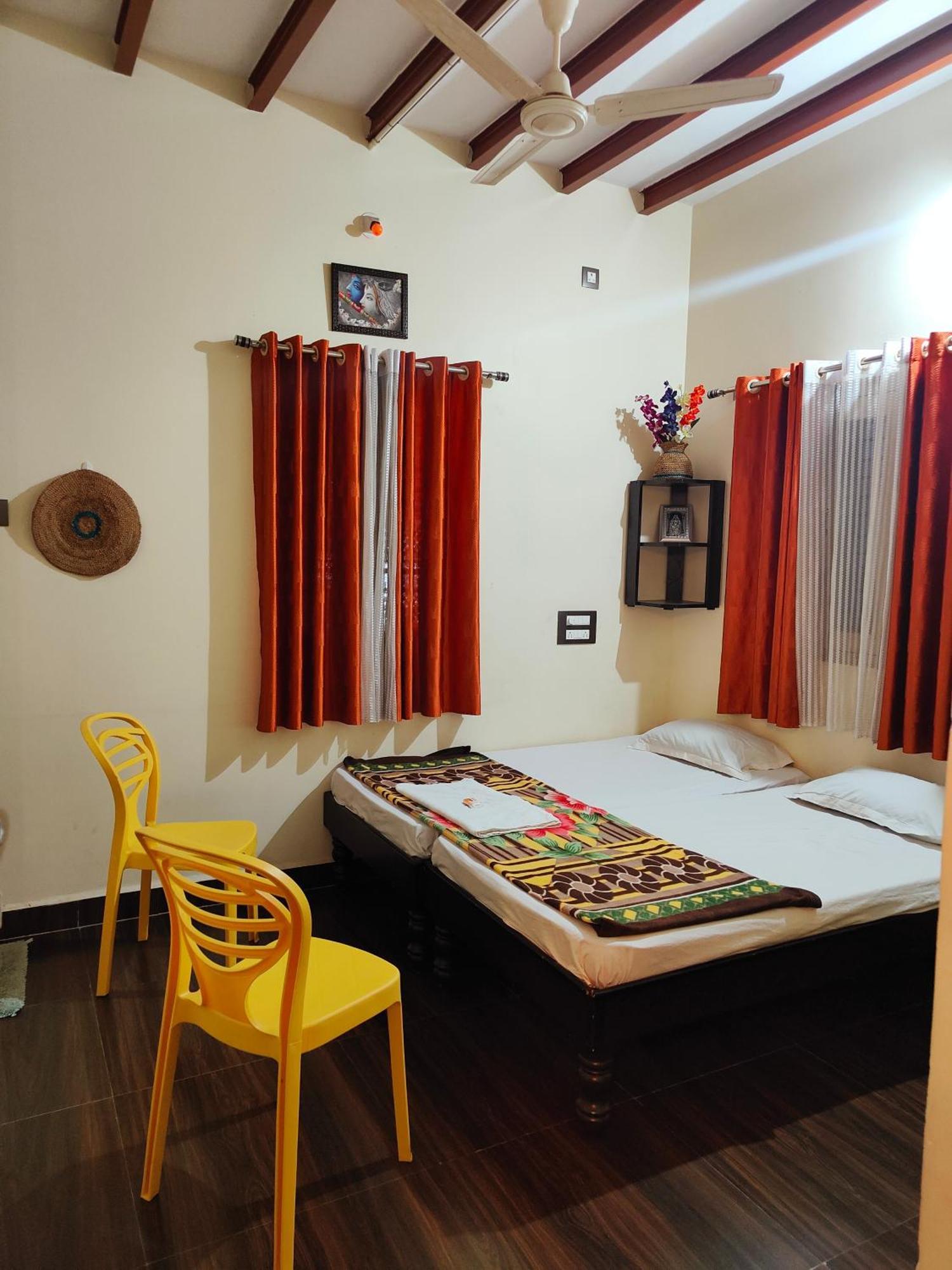 Sri Sai Homestay *