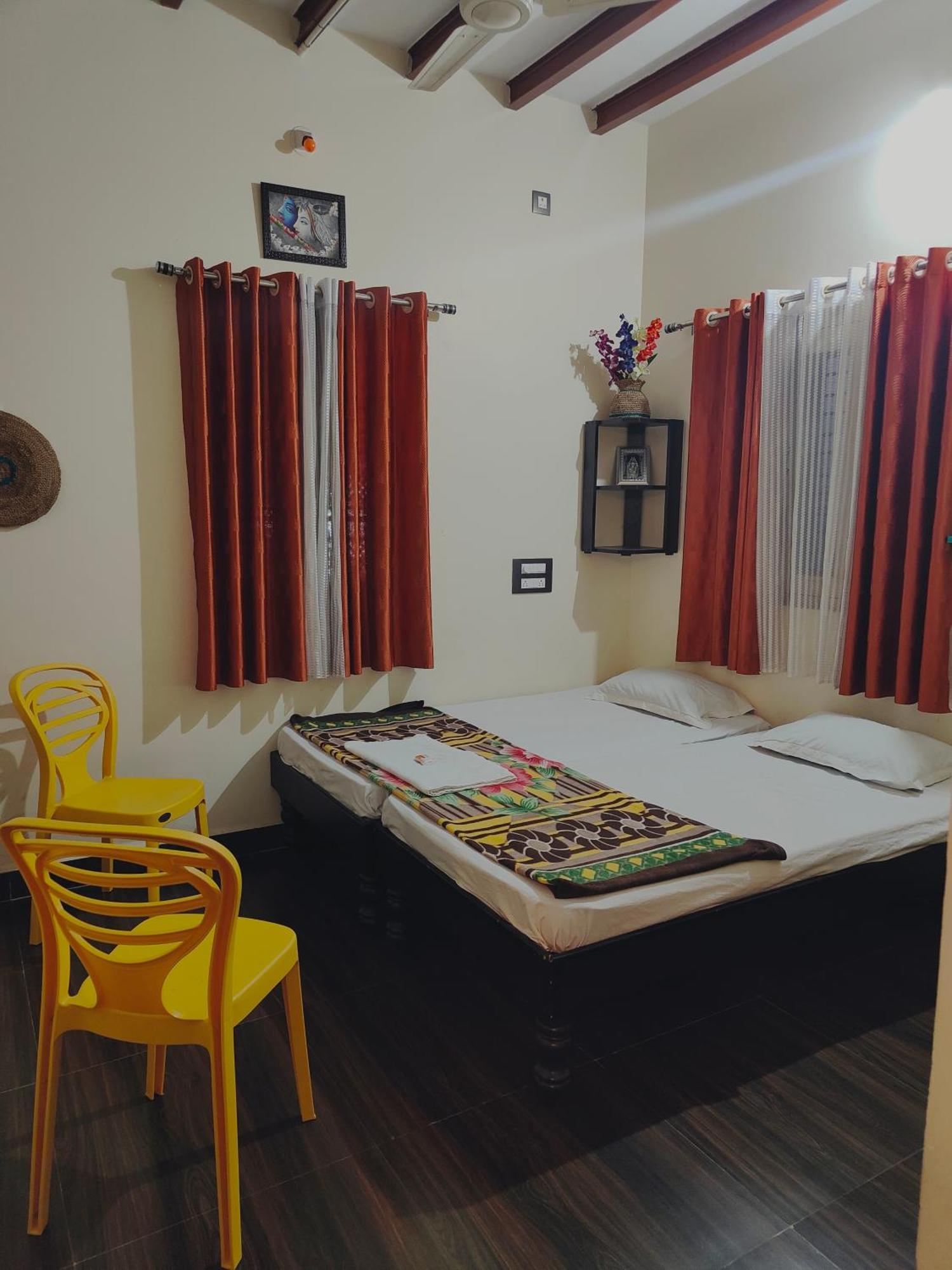 Homestay Sri Sai *